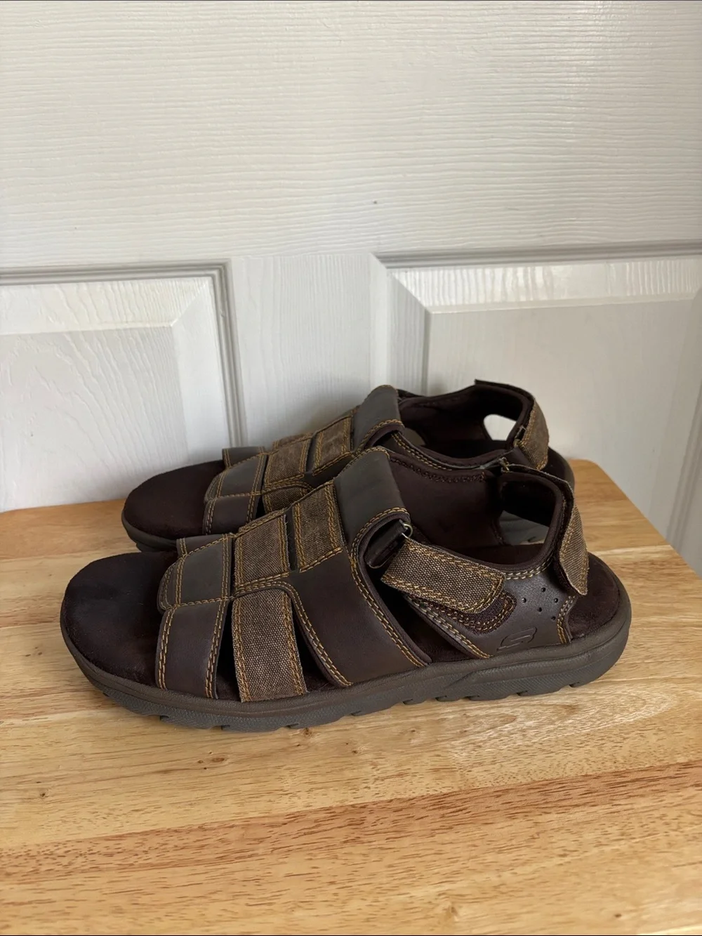 Skechers Mens Brown Strappy Fisherman Sandals Size 12 Memory Foam Relaxed Fit